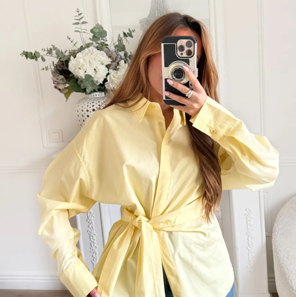 CHEMISE JAUNE À NOUER