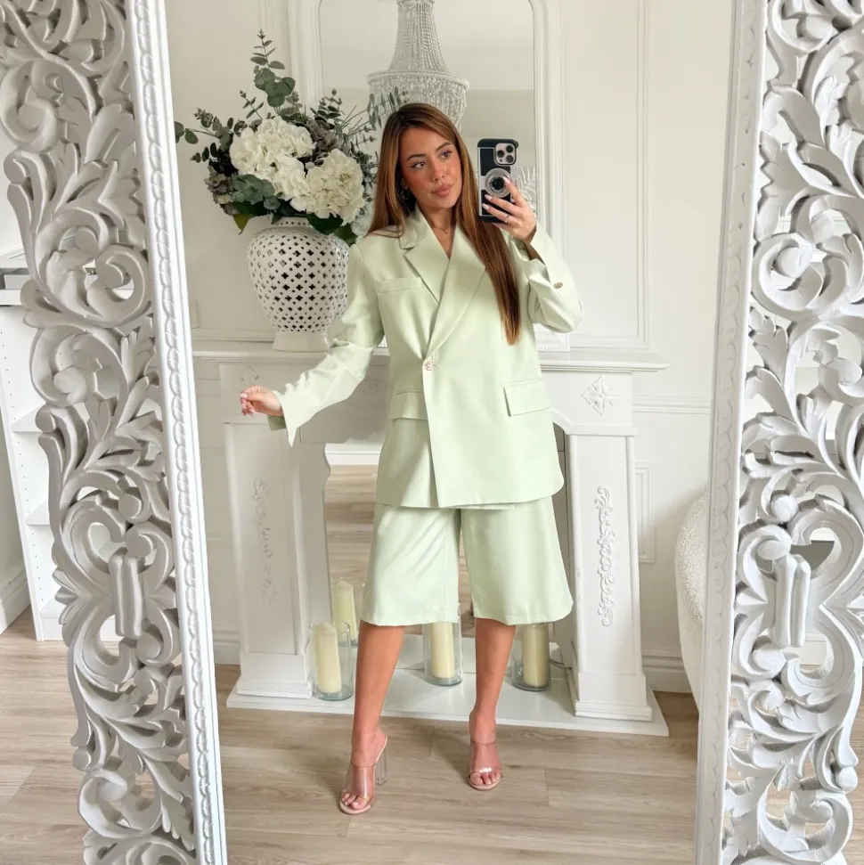 ENSEMBLE BLAZER ET BERMUDA VERT