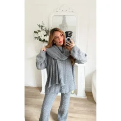 ENSEMBLE PANTALON PULL ET ÉCHARPE TORSADÉ GRIS EMMA