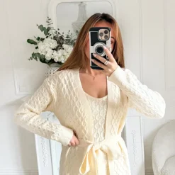 ENSEMBLE ROBE ET GILET BEIGE TORSADÉ