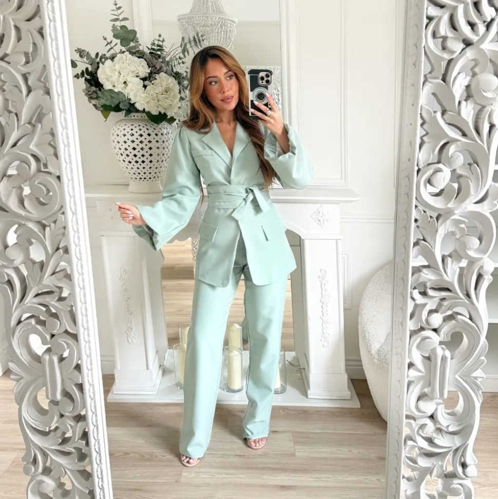 ENSEMBLE SMOKING AQUA MANCHES BALLONS