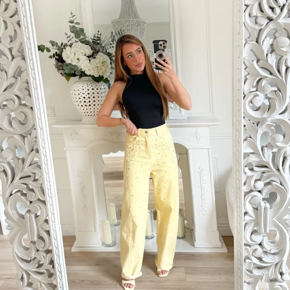 JEAN JAUNE PASTEL BARREL STRASS ET PERLES