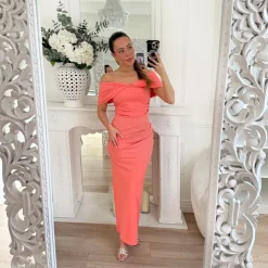 LONGUE ROBE CORAIL EPAULES DÉNUDÉES