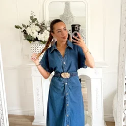 LONGUE ROBE EN JEAN AVEC CEINTURE
