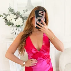 LONGUE ROBE FUSHIA MOTIFS ROUGES