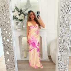 LONGUE ROBE JAUNE MOTIFS