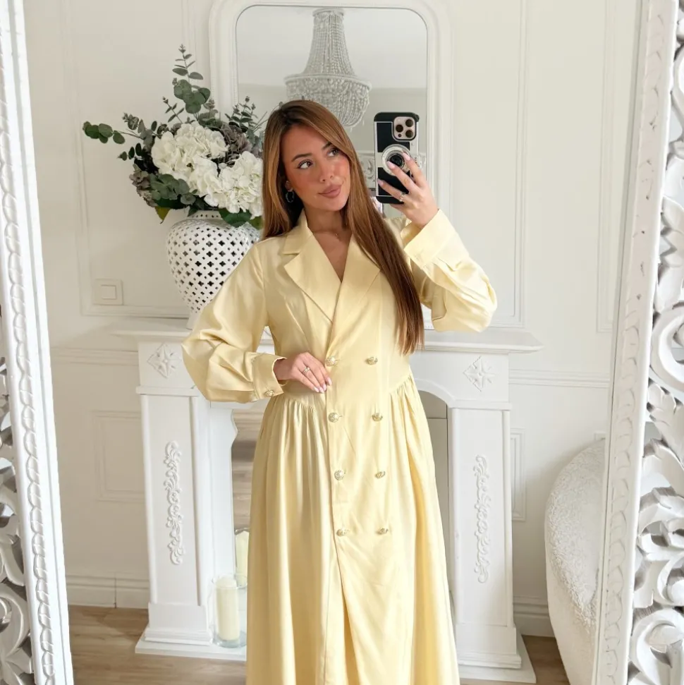 LONGUE ROBE JAUNE OFFICIER BOUTONS DORÉS