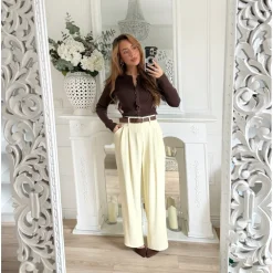 PANTALON TAILLEUR JAUNE AVEC CEINTURE CUIR