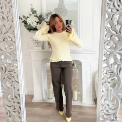 PULL COTELÉ JAUNE PASTEL MANCHES ÉVASÉES