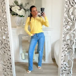 PULL FIN COTELÉ JAUNE COL BOUTONS