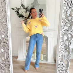 PULL JAUNE FLEURS BRODÉES