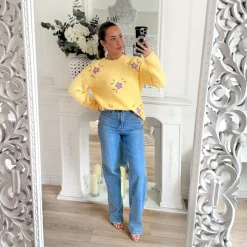 PULL JAUNE FLEURS BRODÉES