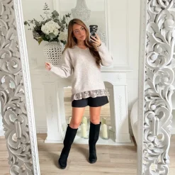 PULL TAUPE AVEC DENTELLE