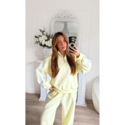 SWEAT JAUNE BANDES BLEUES INÉS