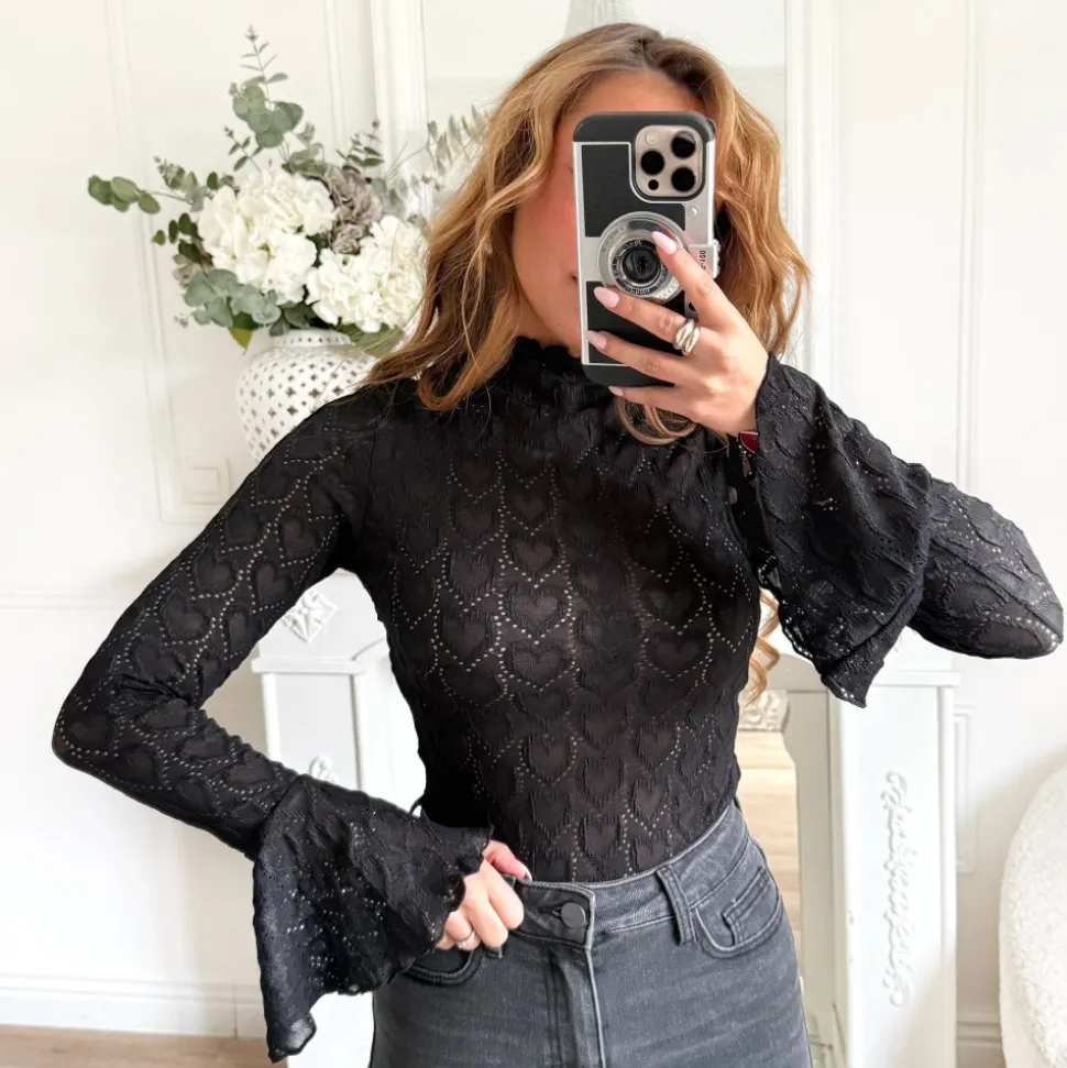 TOP DENTELLE BLACK COEURS